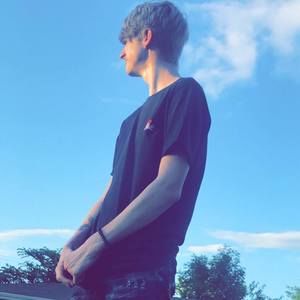 Meet your Posher, Ethan